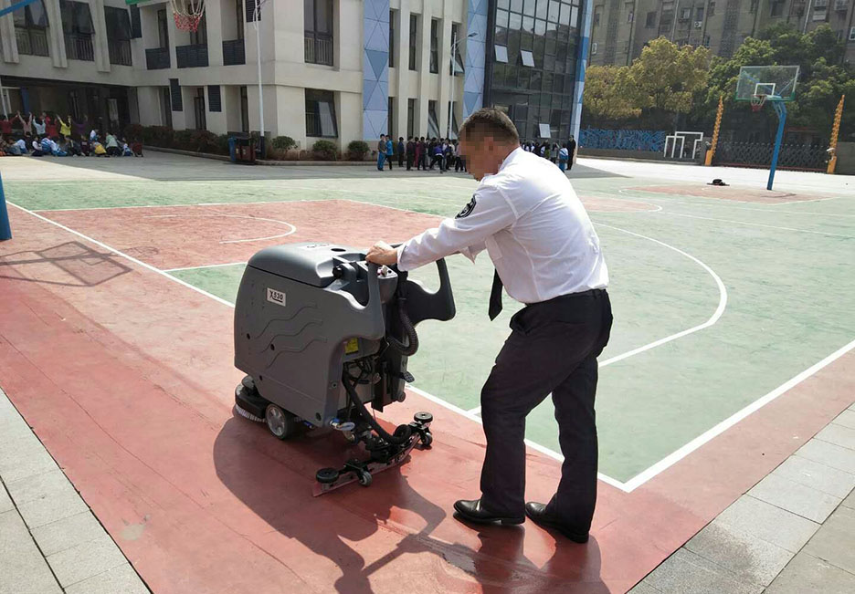 江西大型清潔設備多功能洗地機和電動<a href=http://www.e3356.com.cn target=_blank class=infotextkey>掃地車生產廠</a>